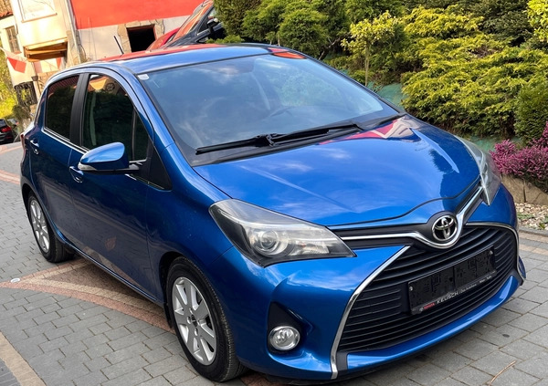 Toyota Yaris cena 39700 przebieg: 153000, rok produkcji 2015 z Dobrzyń nad Wisłą małe 379